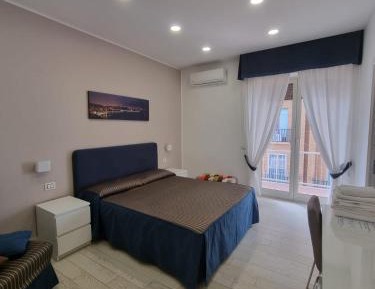 Deluxe Double Room with Side Sea View