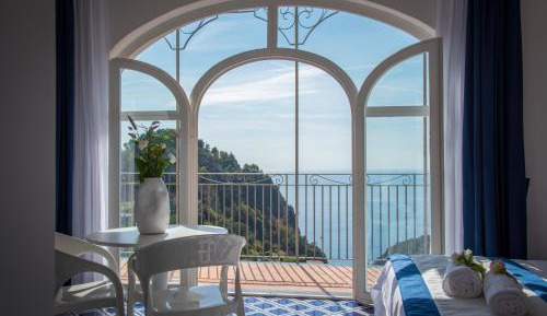 Superior Twin Room with Sea View