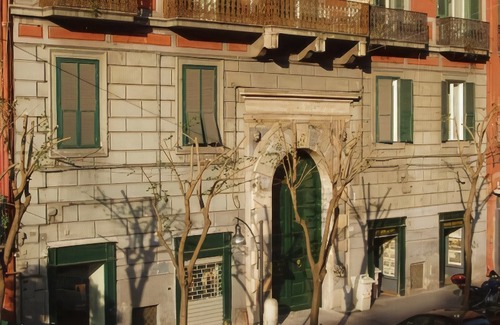 Historical Center Hotel | Hotel Piazza Bellini & Apartments