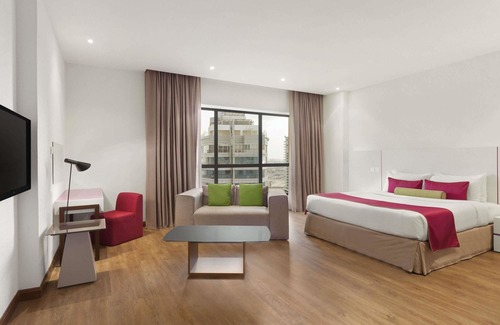 Dubai Marina Hotel | Ramada Hotel & Suites by Wyndham JBR