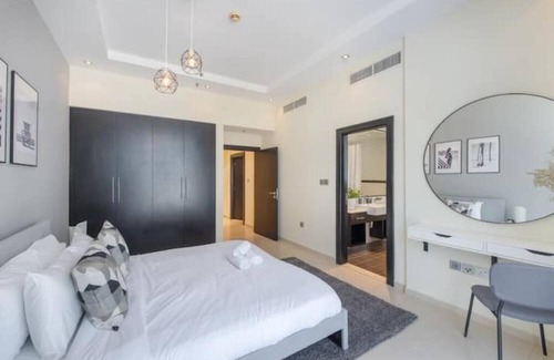 Jumeirah Apartment | WOW! Panoramic 2 Bedroom, 10-min walk to the Beach