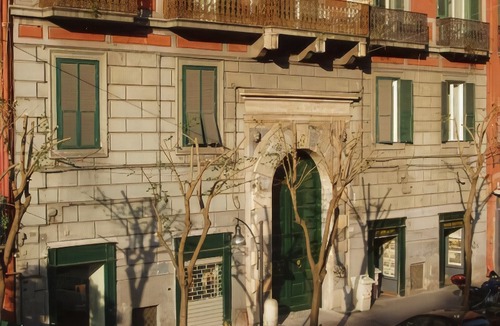 Historical Center Hotel | Hotel Piazza Bellini & Apartments