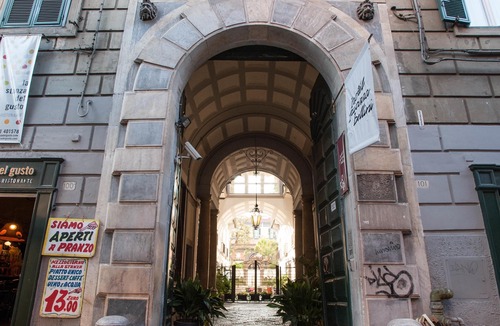 Historical Center Hotel | Hotel Piazza Bellini & Apartments