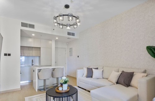 Jumeirah Lake Towers Apartment | Stylish 1 Bedroom near metro station in JLT