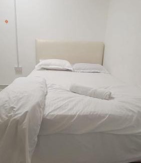 Trade Center Apartment | Emirates Apartments Towers metro