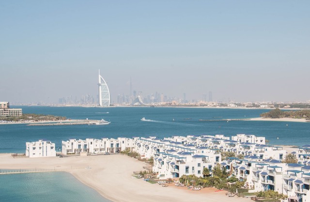 FREE Beach Club Access! 5* Resort at Palm!!