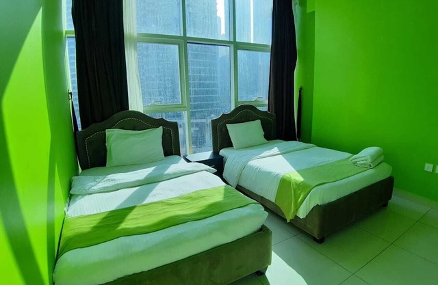 2 bed room apartment with Full Marina View