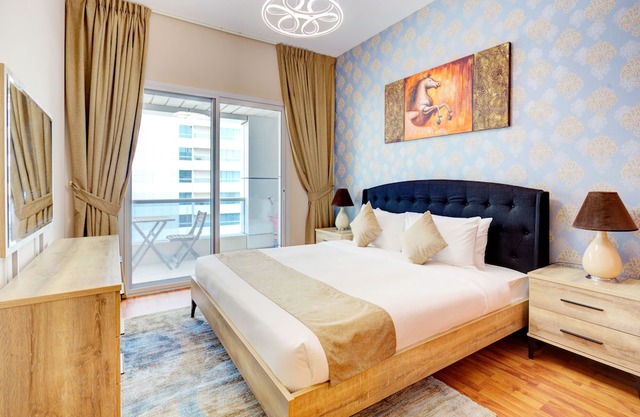 Modern 01 BR Apartment in Marina Diamond 1- Dubai Marina